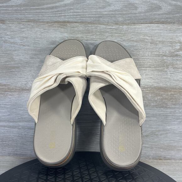 BZees Women's Take a Bow Slip On Slide Sandals Size 8 - Picture 6 of 8